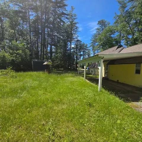 Exterior - 18 Gorham Dr, Dunbarton, NH 03046 photo 8 of 10