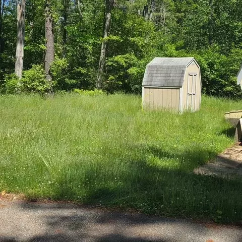Exterior - 18 Gorham Dr, Dunbarton, NH 03046 photo 4 of 10