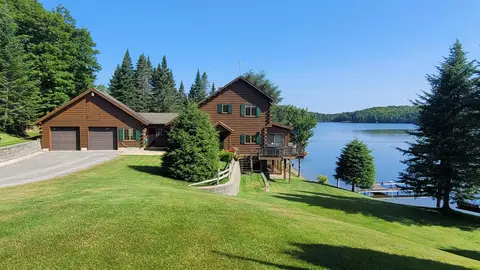 1411 Diamond Pond Rd, Stewartstown, NH 03576