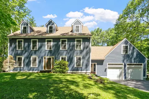 2 Dubeau Dr, Derry, NH 03038