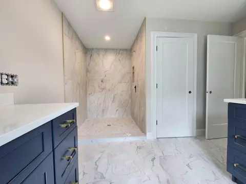 Bath - 2 Campbell Way, Windham, NH 03087 photo 1 of 2
