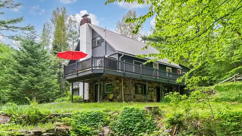 57 Pine Grv, Jay, VT 05859