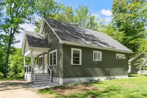 33 Blue Boar Ln, Canterbury, NH 03224