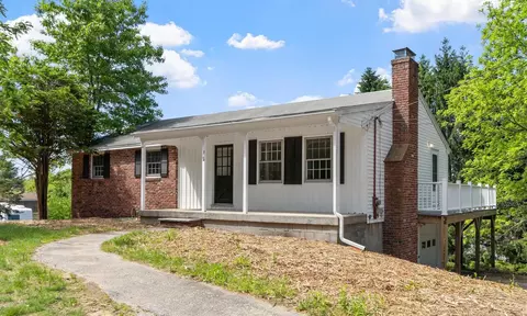 92 Bridge St, Salem, NH 03079