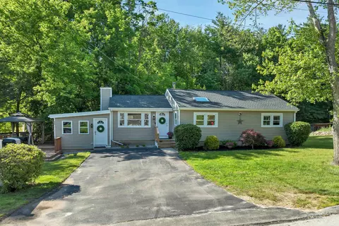 5 Frenette Dr, Hudson, NH 03051