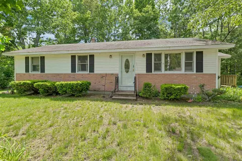 12 Cameron Dr, Farmington, NH 03835