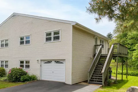 100 Dawson Ave, Manchester, NH 03104