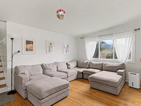 10 Suburban Sq, South Burlington, VT 05403