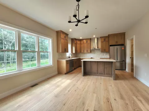 Kitchen - 4 Campbell Way, Windham, NH 03087 photo 2 of 3