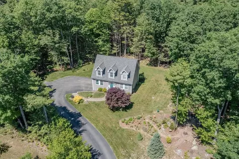 2 Gerrior Dr, Nottingham, NH 03290