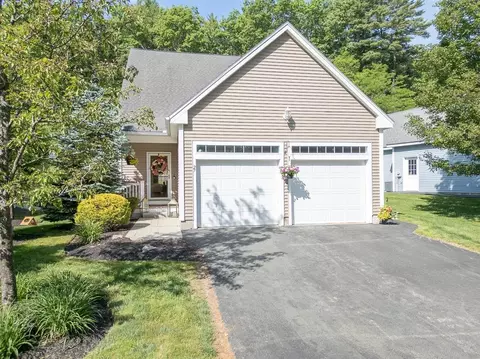 27 Hollow Ridge Dr #12, Nashua, NH 03062