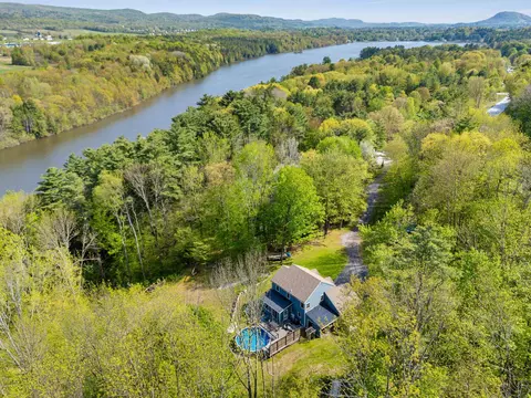 View/Area - 49 Edgewater Ter, Milton, VT 05468 photo 3 of 10