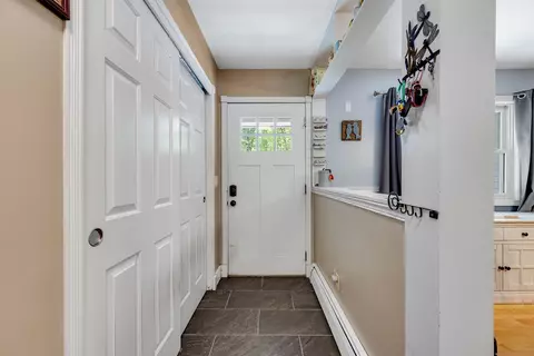 Entry Way - 49 Edgewater Ter, Milton, VT 05468 photo 1 of 6