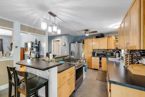Kitchen - 49 Edgewater Ter, Milton, VT 05468 photo 3 of 5