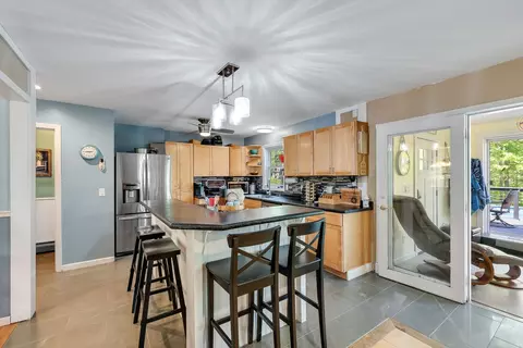 Kitchen - 49 Edgewater Ter, Milton, VT 05468 photo 2 of 5