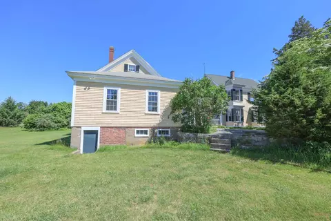 Exterior - 34 Post Rd, North Hampton, NH 03862 photo 4 of 8