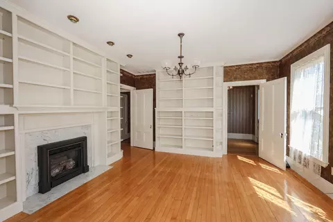 Living - 34 Post Rd, North Hampton, NH 03862 photo 4 of 7