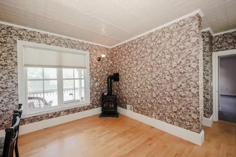Dining - 34 Post Rd, North Hampton, NH 03862 photo 1 of 1