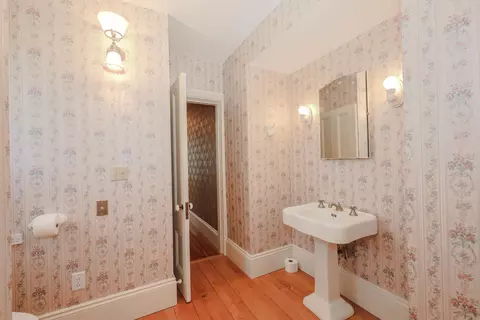 Bath - 34 Post Rd, North Hampton, NH 03862 photo 5 of 6
