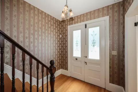 Entry Way - 34 Post Rd, North Hampton, NH 03862 photo 1 of 2