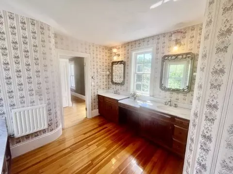 Bath - 34 Post Rd, North Hampton, NH 03862 photo 1 of 6