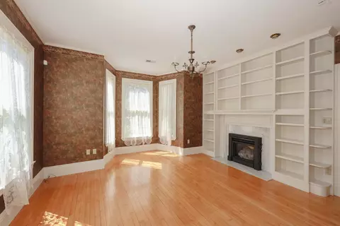 Living - 34 Post Rd, North Hampton, NH 03862 photo 2 of 7