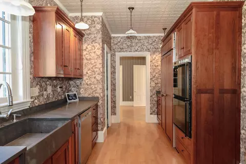 Kitchen - 34 Post Rd, North Hampton, NH 03862 photo 5 of 6