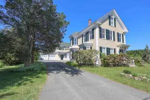 34 Post Rd #3, North Hampton, NH 03862