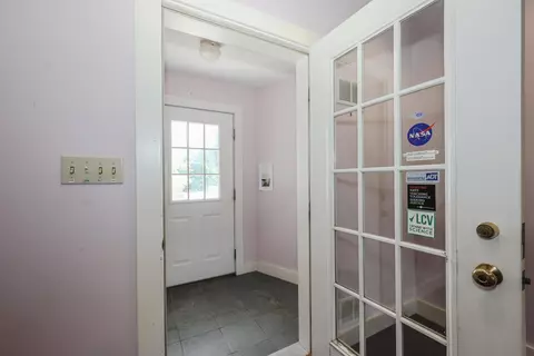 Entry Way - 34 Post Rd, North Hampton, NH 03862 photo 2 of 2