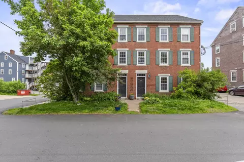 412 2nd St #1, Rollinsford, NH 03869