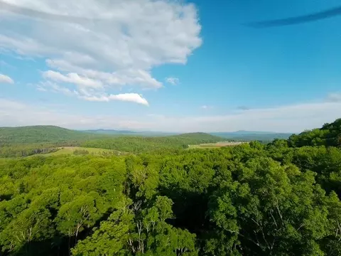 1 Drift Ln, Hyde Park, VT 05655