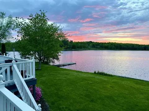 95 Lakeshore Dr, Gilmanton, NH 03237