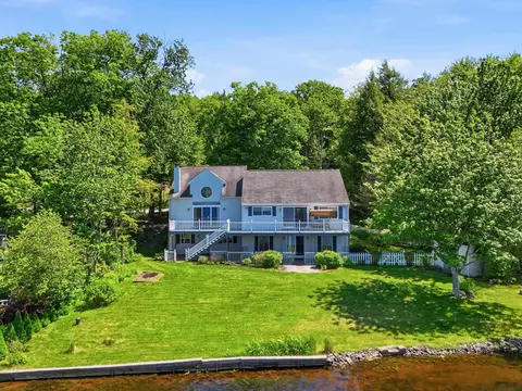 95 Lakeshore Dr, Gilmanton, NH 03237