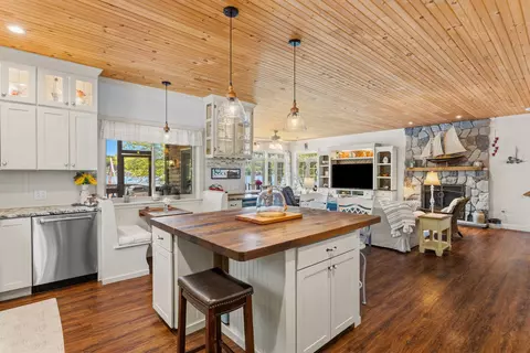 Kitchen - 50 Gaumont Rd, Windham, NH 03087 photo 2 of 8