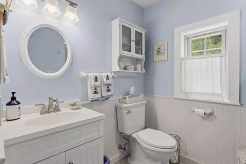 Bath - 50 Gaumont Rd, Windham, NH 03087 photo 5 of 6