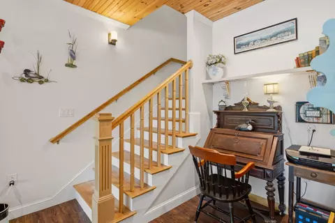 Entry Way - 50 Gaumont Rd, Windham, NH 03087 photo 2 of 3