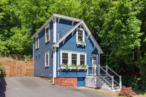 30 George St, Dover, NH 03820