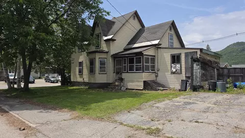 85 Grafton St, Berlin, NH 03570