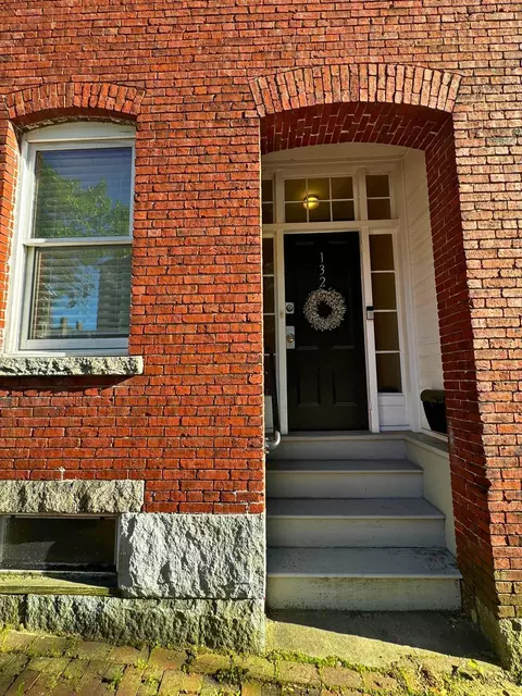 132 W Merrimack St #1, Manchester, NH 03101