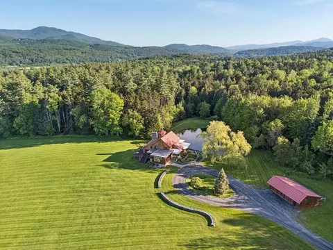 105 Lower Moulton Ln, Stowe, VT 05672