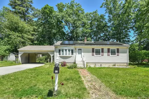 12 Henry St, Salem, NH 03079