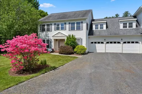 64 Homestead Ln, Waterbury, VT 05677
