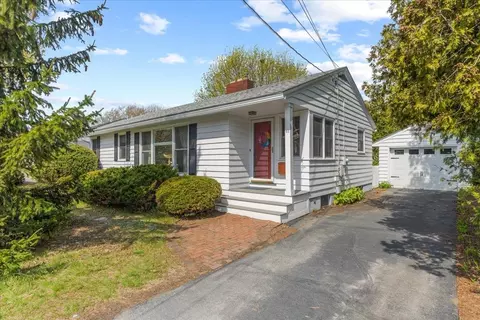 66 Cross Pkwy, Burlington, VT 05408
