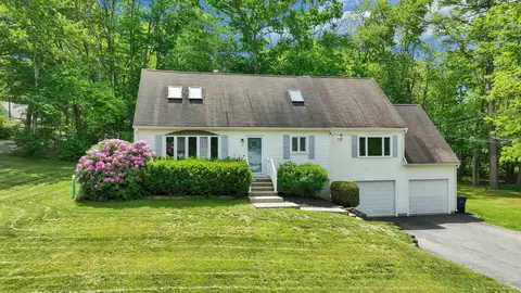 3 Paul Ave, Derry, NH 03038
