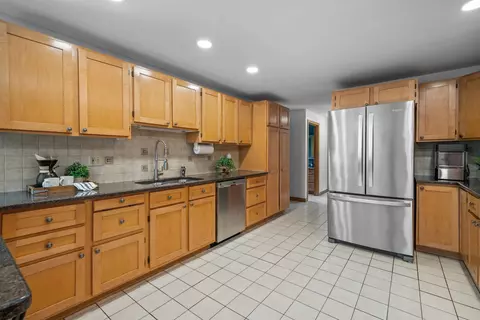 Kitchen - 7 Wilson Rd, Windham, NH 03087 photo 2 of 5