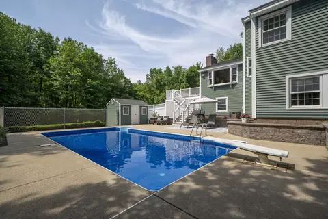 Exterior - 7 Wilson Rd, Windham, NH 03087 photo 7 of 11