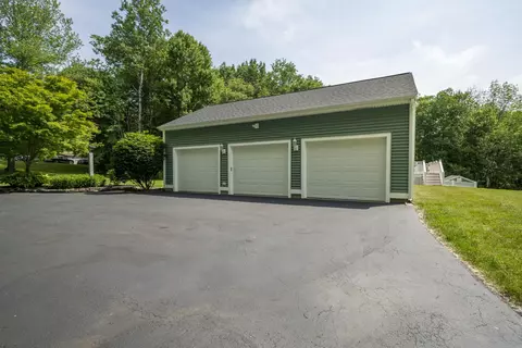 Exterior - 7 Wilson Rd, Windham, NH 03087 photo 10 of 11