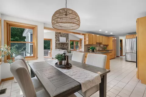 Dining - 7 Wilson Rd, Windham, NH 03087 photo 4 of 4
