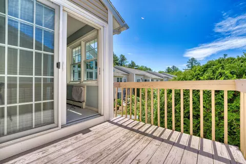 332 Parkside Rd #27, New London, NH 03257