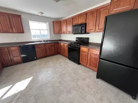 7 Charity Ct #B, Hudson, NH 03051